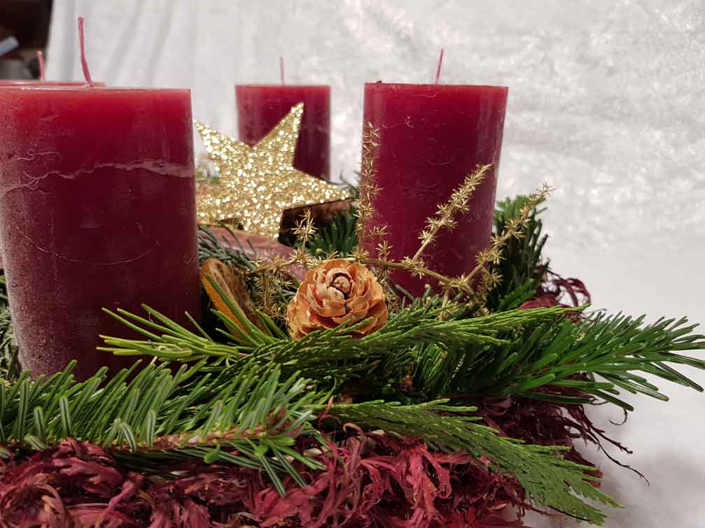 Advent Plate Wood Red