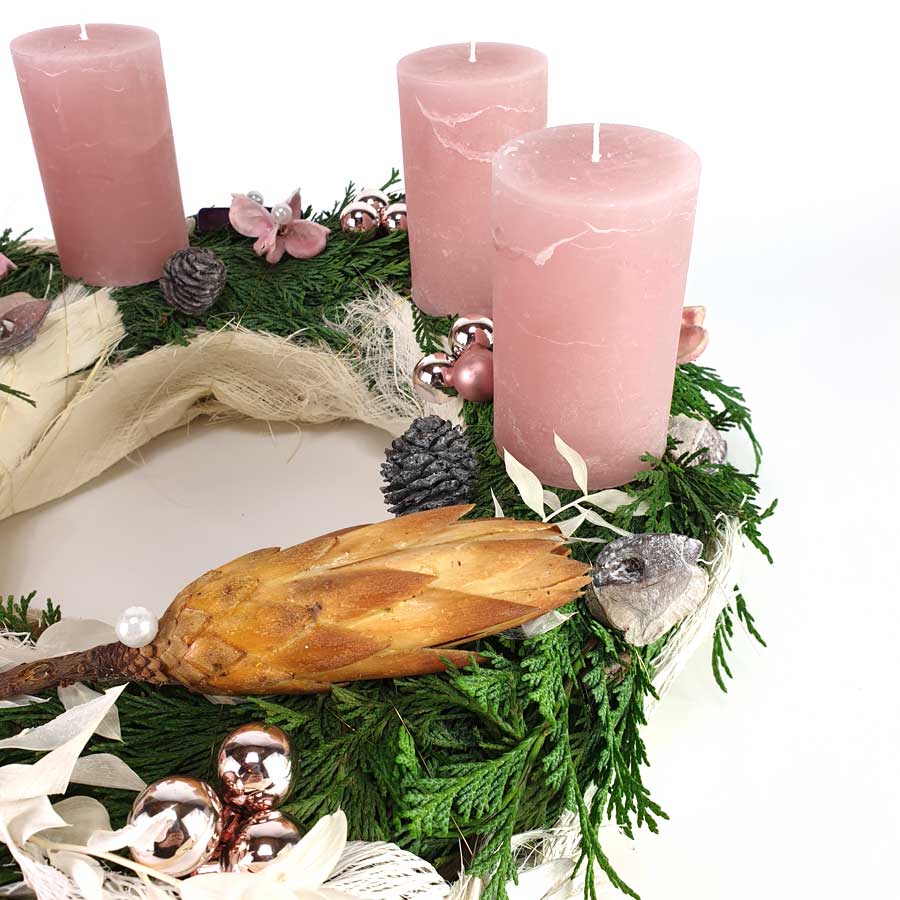 Advent wreath coconut fiber detail