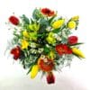 Frühlingssonne draufsicht Blumenstrauß in Rot und Gelb mit Tulpen, Freesien und Gerbera – Flowerpower Graz