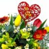 Frühlingssonne mit Herz Detail – Blumenstrauß in Rot und Gelb mit Tulpen, Gerbera und Freesien | Flowerpower Gra