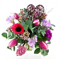 Pink Smile Blumenstrauß detailsicht mit Herzstecker in Pink und Rosé – Flowerpower Graz