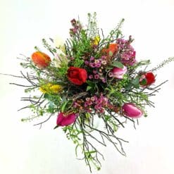 Frühlingssonne mit Herz – bunter Blumenstrauß mit Tulpen und Wachskraut | Flowerpower Graz